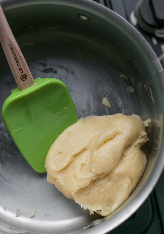 chouquettes——法国的奶油泡芙面团