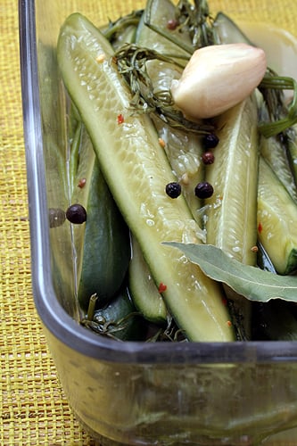 sliced pickles