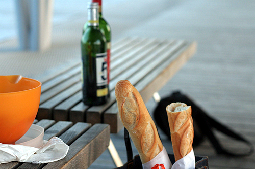野餐的法式长棍面包