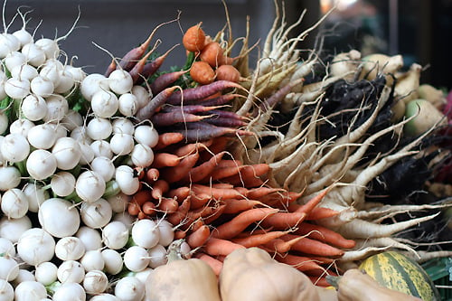 市场胡萝卜和萝卜