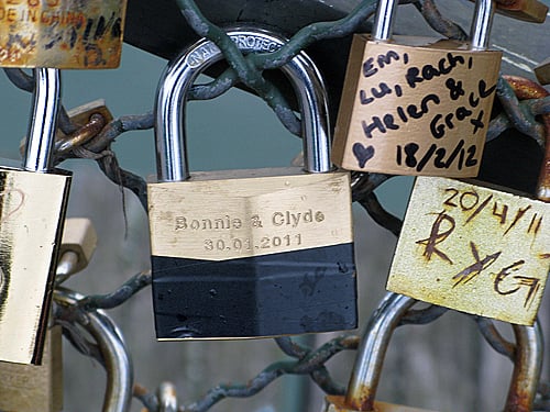 邦妮和克莱德》——艺术桥,巴黎