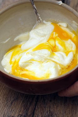 鲜奶油加鸡蛋
