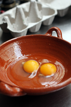两个鸡蛋泡菜煎蛋卷
