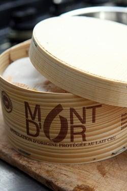 奶酪Mont d ' or乳酪