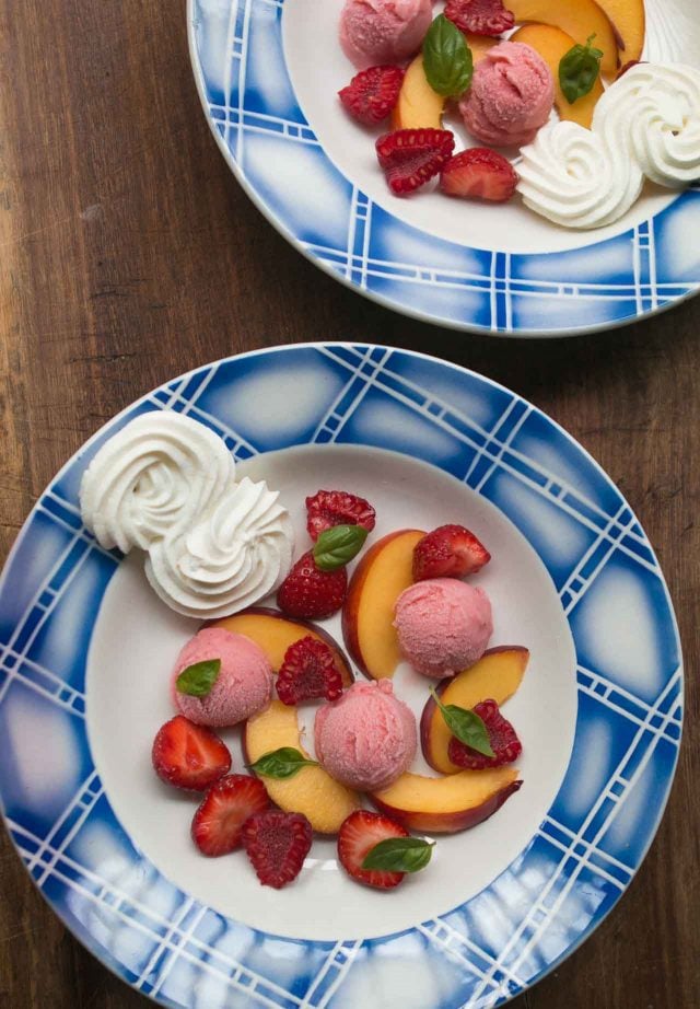 草莓酥皮和冷冻酸奶食谱