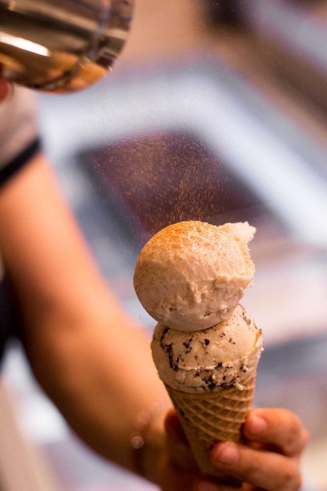 Le Newyorkina冰淇淋店的肉桂椰子冰淇淋