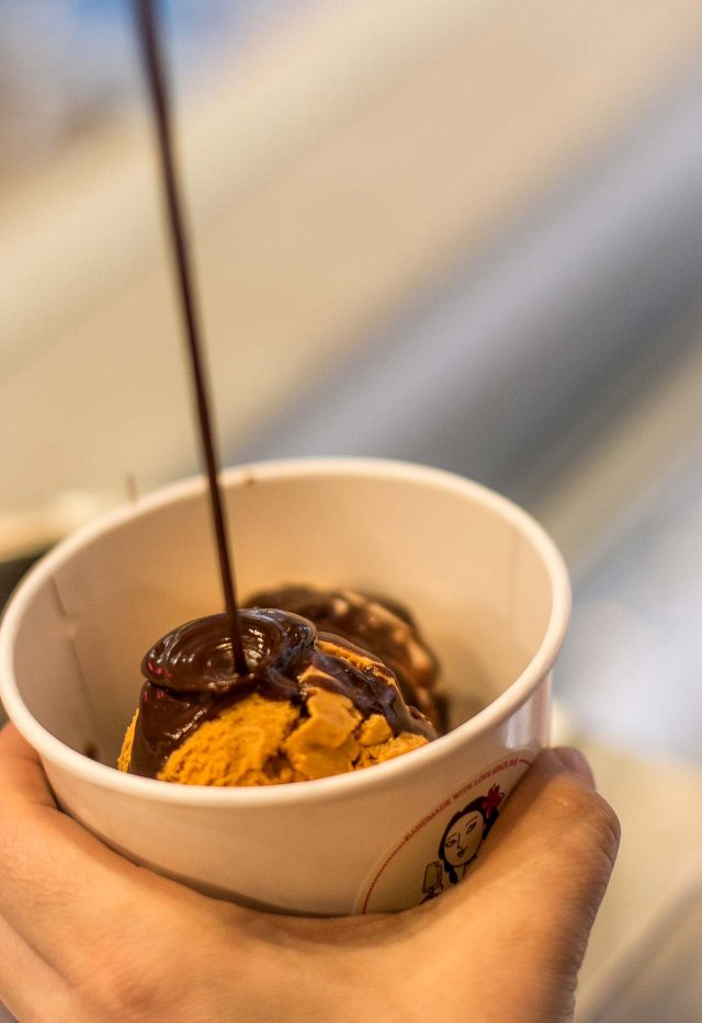 摩尔冰淇淋与巧克力酱Le Newyorkina冰淇淋