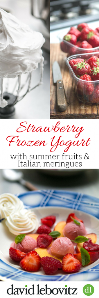 碗中最好的赛季！冰冷的草莓冷冻酸奶和成熟的夏季水果和浆果，伴随着酥脆的蛋白酥皮。